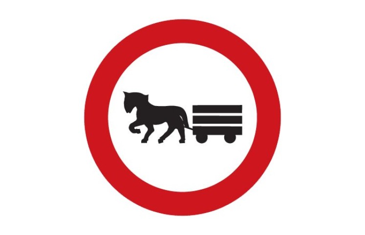 Dopravní značka B9 - Zákaz vjezdu potahových vozidel Dopravní značka B9 - Zákaz vjezdu potahových vozidel