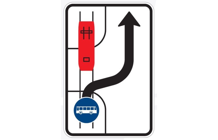 Dopravní značka IP23c - Sjíždění vozidel veřejné hromadné dopravy osob z tramvajového pásu