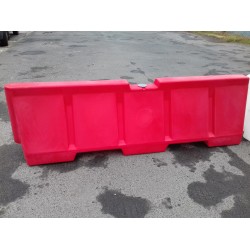 Plastové svodidlo - červené