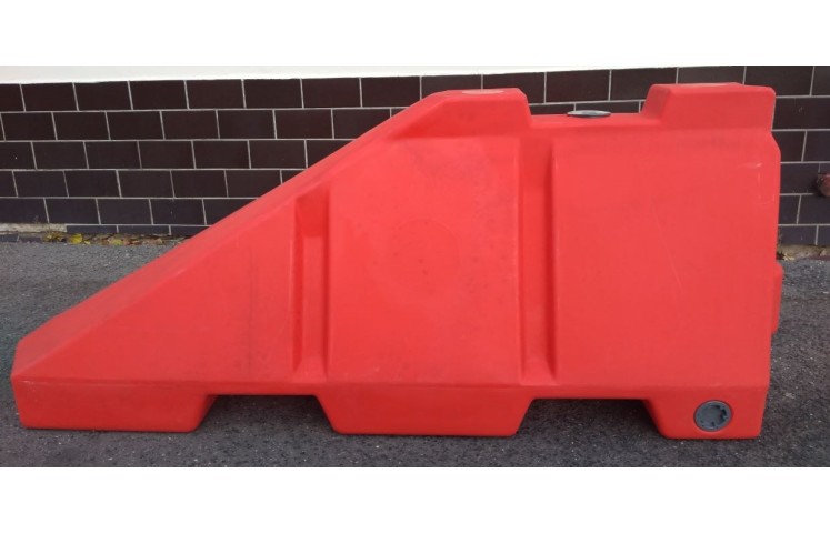 Plastové svodidlo koncové Plastové svodidlo koncové