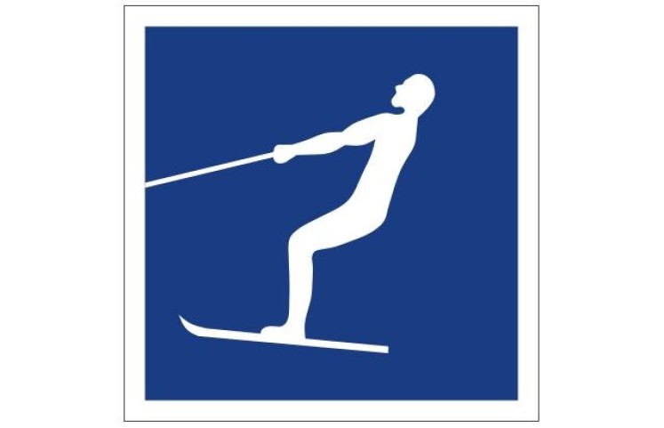 Plavební znak E17 -Vodní lyžování povoleno